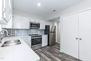 709 E E Millbrook Rd, Raleigh, NC 27609 - Photo 10