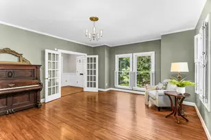 114 N Occoneechee St, Hillsborough, NC 27278 - Photo 8