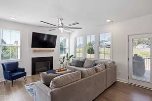 806 Thomas Falls Ct, Fuquay Varina, NC 27526 - Photo 10