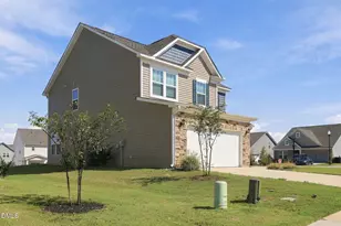 1065 Sidney Crk Dr, Zebulon, NC 27597 - Photo 2