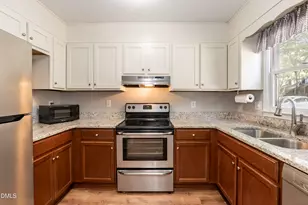 110 Cimmaron Ct, Cary, NC 27511 - Photo 18