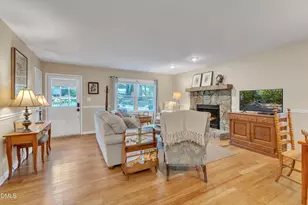 207 Honeysuckle Ln, Cary, NC 27513 - Photo 2