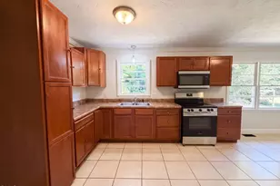 3224 Sandhill Dr, Fayetteville, NC 28306 - Photo 2