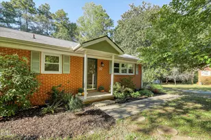 37 S Circle Dr, Chapel Hill, NC 27516 - Photo 1