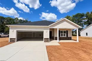 406 Thorntons Creek Dr, Erwin, NC 28339 - Photo 1