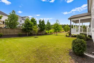 912 Village View Ln, Cary, NC 27519 - Photo 46