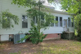 104 S New St, Whitakers, NC 27891 - Photo 16