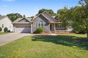 121 Hunterwood Pl, Benson, NC 27504 - Photo 1