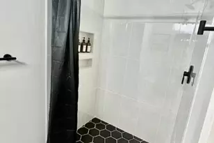 804 Maple Ave, Burlington, NC 27215 - Photo 2