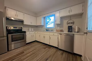 118 E McIver St, Zebulon, NC 27597 - Photo 10