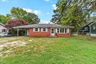 1850 S Clearview Dr, Henderson, NC 27536 - Photo 1