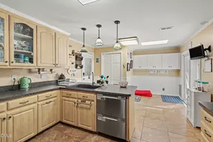 102 Forest Hills Ct, Cary, NC 27511 - Photo 6
