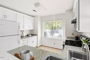 101 Standish Dr, Chapel Hill, NC 27517 - Photo 6