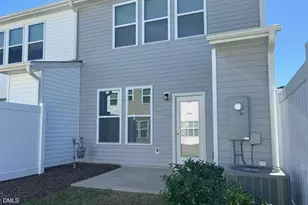 744 Rdg Clf Ln, Zebulon, NC 27597 - Photo 2