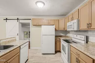 1012 Lisa Cir, Spring Lake, NC 28390 - Photo 10