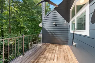 1009 Collins Dr, Raleigh, NC 27609 - Photo 16