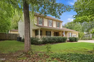 2117 Treverton Pl, Raleigh, NC 27609 - Photo 2
