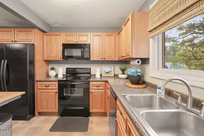 211 Burton Avenue, Dunn, NC 28334 - Photo 8