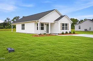 223 Rae St, Warsaw, NC 28398 - Photo 2