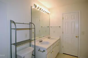 4421 Vienna Crest Dr, Raleigh, NC 27613 - Photo 10