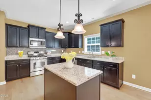 836 Vandalia Dr, Cary, NC 27519 - Photo 10