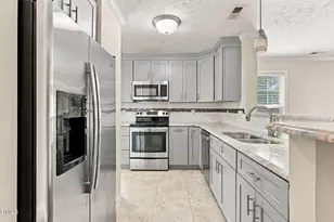 3310 Harbour Pointe Pl, Fayetteville, NC 28314 - Photo 2
