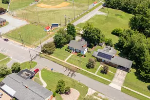 223 S 3rd Ave, Siler City, NC 27344 - Photo 22