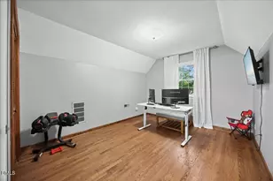 300 Burkwood Ln, Raleigh, NC 27609 - Photo 20