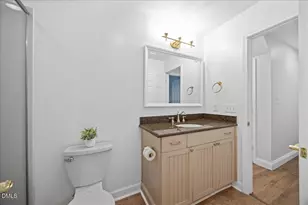 300 Burkwood Ln, Raleigh, NC 27609 - Photo 16