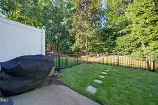 8725 Camden Park Dr, Raleigh, NC 27613 - Photo 24