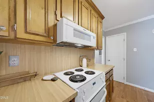 221 Clancy Cir, Cary, NC 27511 - Photo 10