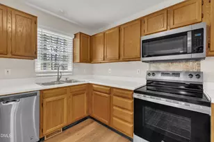 102 Cove Creek Dr, Cary, NC 27519 - Photo 16