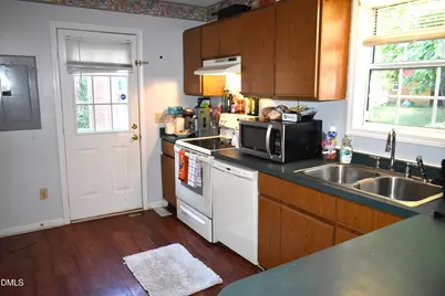 924 Kilby Street, Burlington, NC 27215 - Photo 6