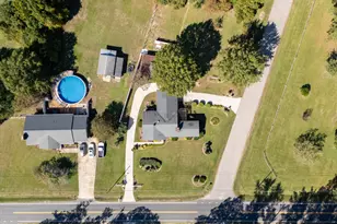 208 Old Post Rd, Erwin, NC 28339 - Photo 4