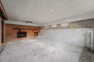 5833 Woodhaven Cir, Fayetteville, NC 28311 - Photo 32