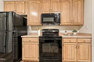 321 J Glen Echo Ln, Cary, NC 27518 - Photo 18