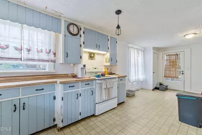 410 E 2nd Street, Princeton, NC 27569 - Photo 8
