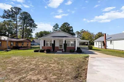 202 S Baker Street, Four Oaks, NC 27524 - Photo 2