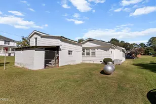202 S Baker St, Four Oaks, NC 27524 - Photo 22