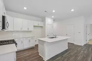 436 Conifer St, Sanford, NC 27332 - Photo 8