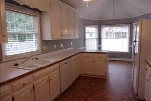 1503 Fairview St, Dunn, NC 28334 - Photo 4