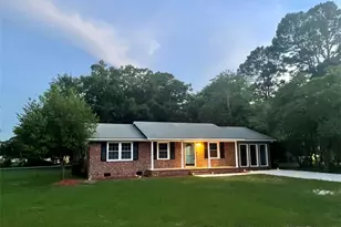 5895 Columbine Rd, Fayetteville, NC 28306 - Photo 2