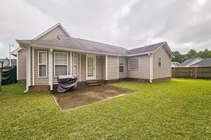 409 Sharpsburg Rd, Fayetteville, NC 28311 - Photo 4