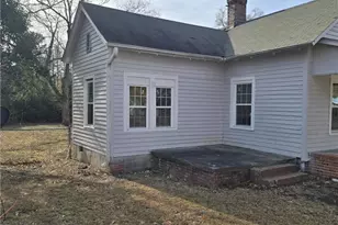 223 E Vance St, Laurinburg, NC 28352 - Photo 12