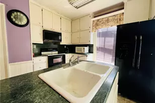 208 S Bond St, Rowland, NC 28383 - Photo 10
