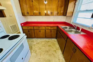 803 Floyd St, Fairmont, NC 28340 - Photo 14