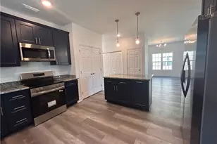 407 Morehead St, Spring Lake, NC 28390 - Photo 4
