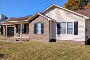 1013 Whisker Lake Dr, Fayetteville, NC 28312 - Photo 2