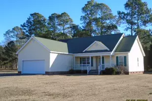 205 Kelly Dr, Laurinburg, NC 28352 - Photo 2