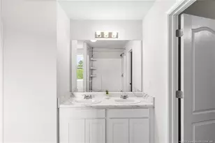 913 Sapphire Stone Ln, Hope Mills, NC 28348 - Photo 30
